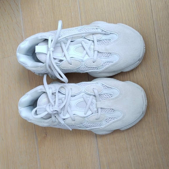 Yeezy 500 (Size 1/2) Women's